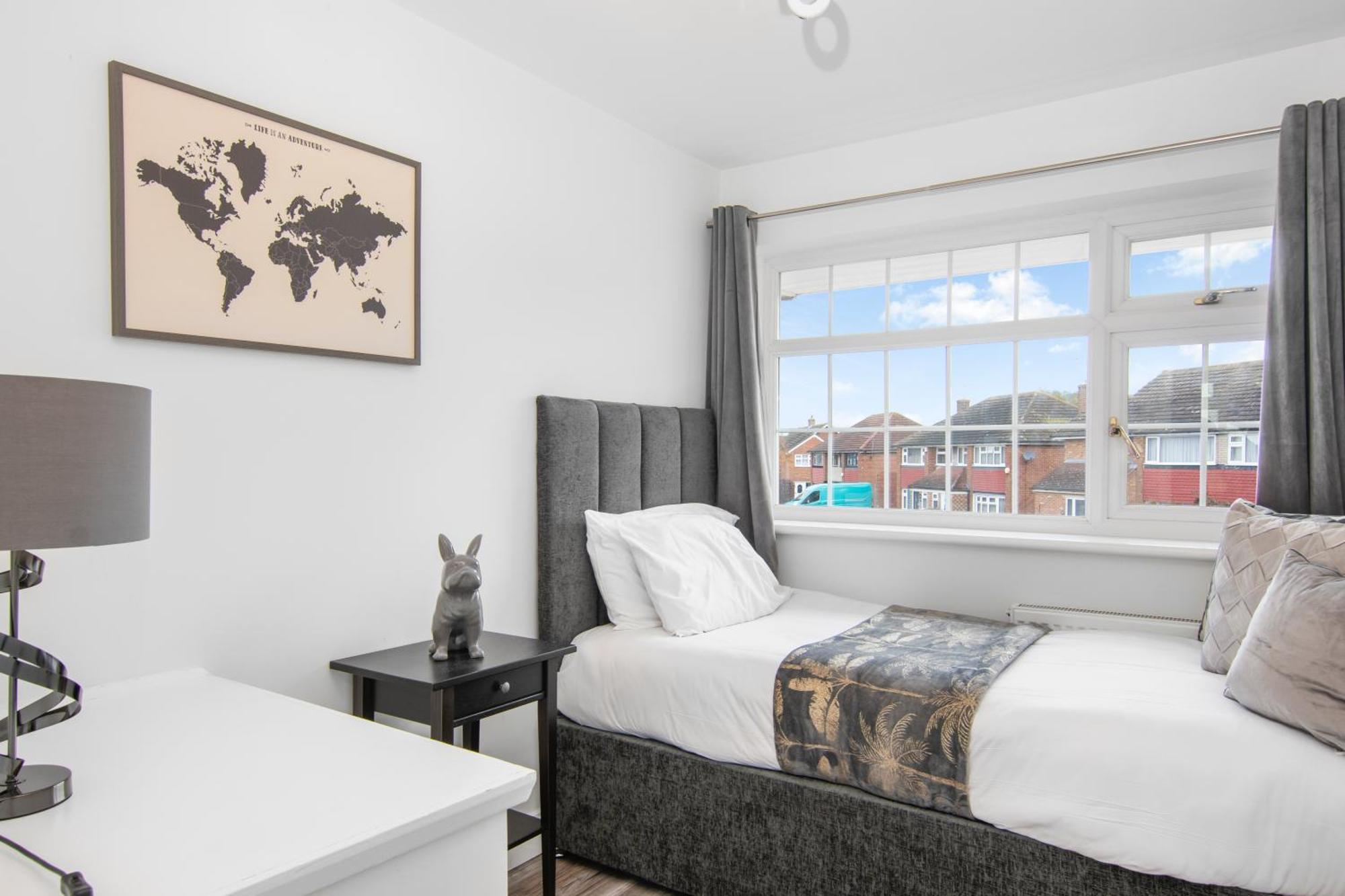 Onsitestays - Spacious 3 Bed House With Garden, Wifi & 4 Plus Parking Gravesend Exterior foto